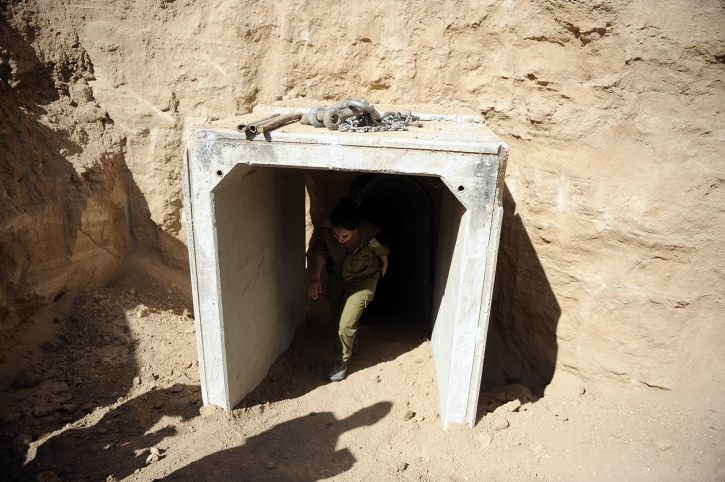 אפשר למגר את המנהרות; מנהרת טרור שנחשפה באוקטובר 2013. צילום: דוד בוימוביץ', פלאש90